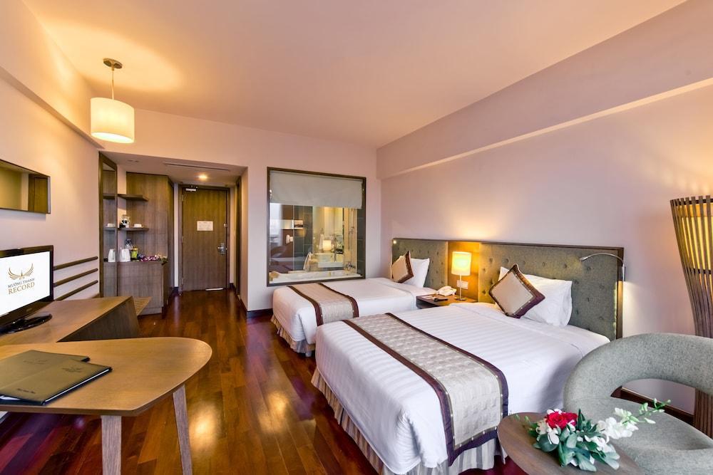 Muong Thanh Holiday Hue Hotel Екстер'єр фото