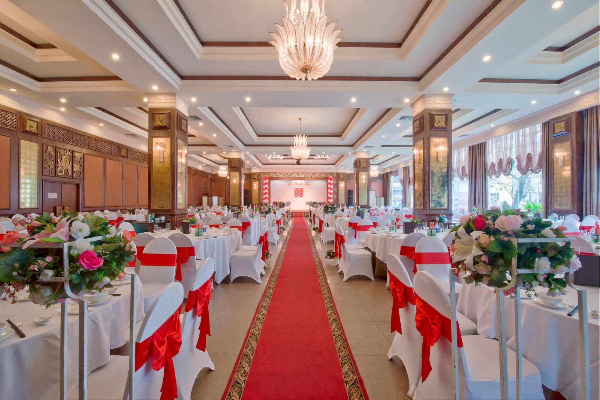 Muong Thanh Holiday Hue Hotel Екстер'єр фото